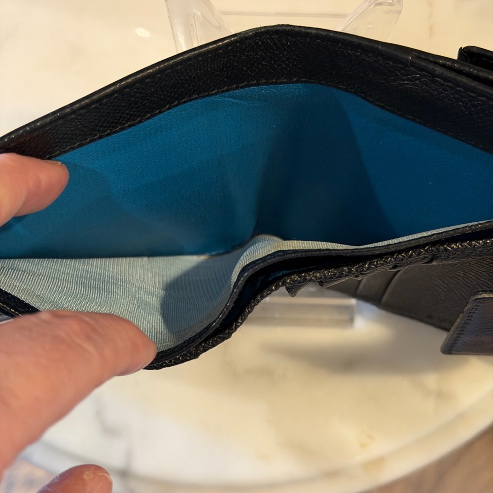 Bvlgari Black Leather Wallet with Silver Logo and blue interior. Coin residue - Picture 6 of 7